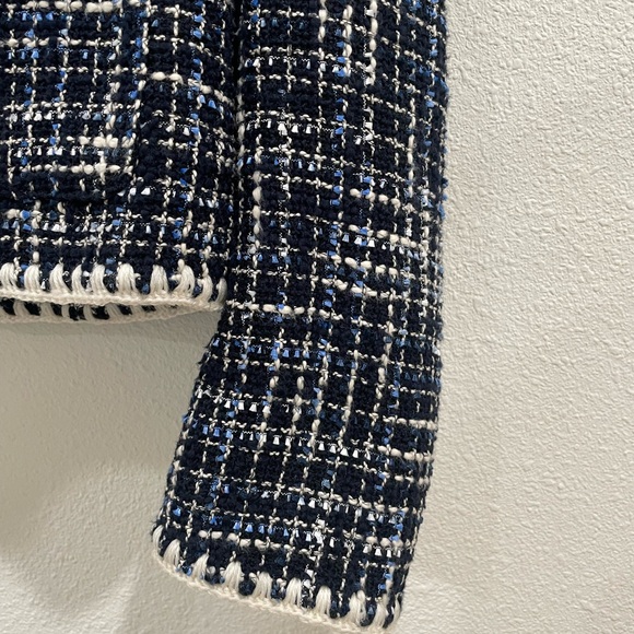 Veronica Beard Navy and White Tweed Embroidered Button Up Blazer Size 6 - Picture 4 of 13